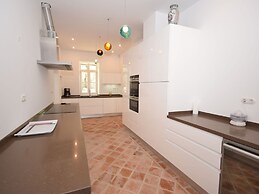 Delightful, Authentic Quinta with Swimming Pool near Beach & Towns