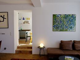 Delightful, Authentic Quinta with Swimming Pool near Beach & Towns