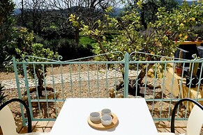 Delightful, Authentic Quinta with Swimming Pool near Beach & Towns