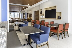 Holiday Inn Express Milwaukee West Allis by IHG