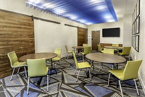 Holiday Inn Express Milwaukee West Allis by IHG