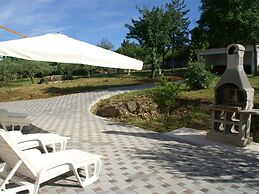 Apartment in Rakalj With Garden