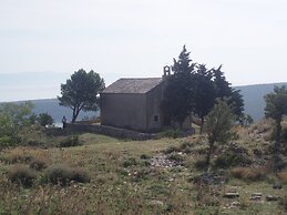 Apartment in Rakalj With Garden