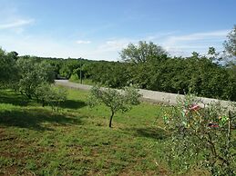 Apartment in Rakalj With Garden