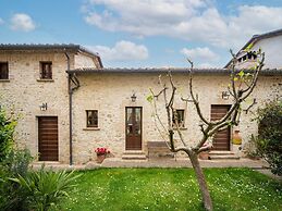 Belvilla by OYO Farmhouse in Citta' di Castello