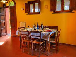 Belvilla by OYO Attractive Mansion With Pool