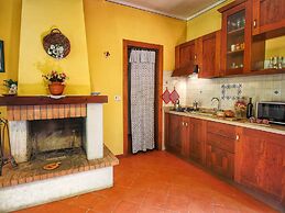 Belvilla by OYO Attractive Mansion With Pool