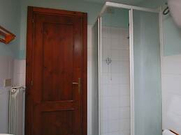 Belvilla by OYO Attractive Mansion With Pool