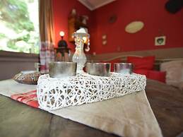 Chalet & Gypsy Caravan in Green & Peaceful Environment near Houffalize