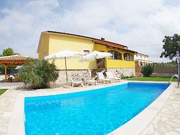 Peaceful Villa in Jursici With Private Pool