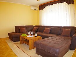 Peaceful Villa in Jursici With Private Pool