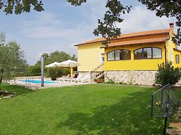 Peaceful Villa in Jursici With Private Pool