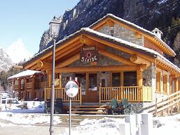 A Cozy Alpine Retreat