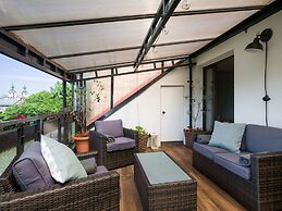 City Apartment With Superb Location