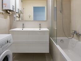 City Apartment With Superb Location