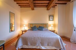 Holiday Home in Tuscany With Pool & BBQ