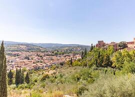 Holiday Home in Tuscany With Pool & BBQ