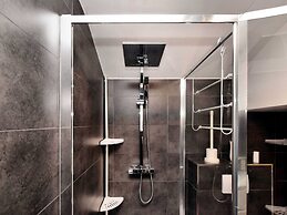 Luxurious Holiday Home in Érezée with Hot Tub