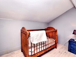 Luxurious Holiday Home in Érezée with Hot Tub