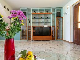 Spacious Holiday Home in Verteneglio