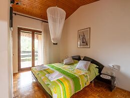 Spacious Holiday Home in Verteneglio