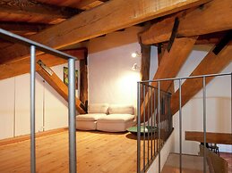 Belvilla by OYO Charming Apartment With Garden