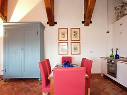 Belvilla by OYO Charming Apartment With Garden