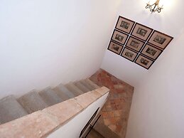 Belvilla by OYO Charming Apartment With Garden