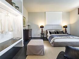 Lovely Luxury Villa With Private Pool Near the Center of Syracuse