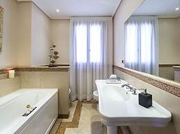 Lovely Luxury Villa With Private Pool Near the Center of Syracuse