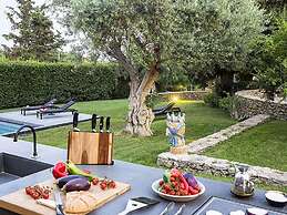 Lovely Luxury Villa With Private Pool Near the Center of Syracuse