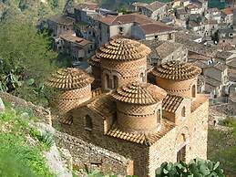 Holiday Home in Stilo With Garden