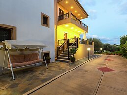 Small Apartmentcomplex in Village of Prinès near Rethymnon