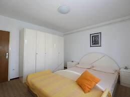 Comfortable Apartment With Terrace Near the Beach