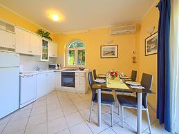 Pleasant Apartment in Vantacici Amid the Sea