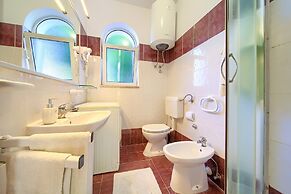 Pleasant Apartment in Vantacici Amid the Sea