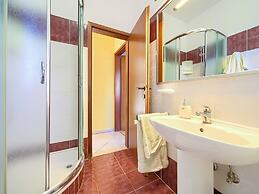 Pleasant Apartment in Vantacici Amid the Sea