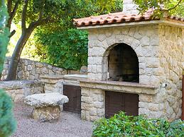 Pleasant Apartment in Vantacici Amid the Sea