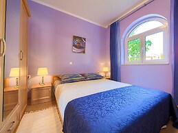 Pleasant Apartment in Vantacici Amid the Sea