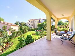 Pleasant Apartment in Vantacici Amid the Sea