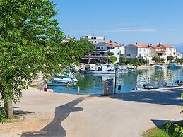 Pleasant Apartment in Vantacici Amid the Sea