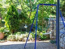 Pleasant Apartment in Vantacici Amid the Sea