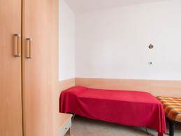 Belvilla by OYO Simplistic Apartment With Terrace