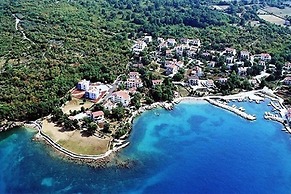 Spacious Apartment in Vantacici near Sea