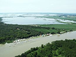 Simplistic Apartment in Rosolina Mare near Sea