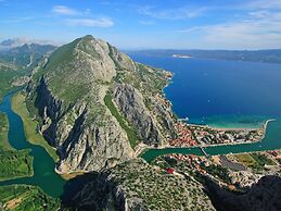 Luxurious Villa in Tijarica With a Private Pool