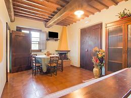 Belvilla by OYO Large Farmhouse With Pool