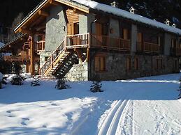 Apartment in Antey With Stunning Mountain Views