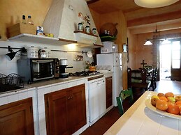 Tranquil Villa in San Romano di Garfagnana with Hot Tub