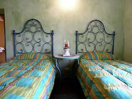 Tranquil Villa in San Romano di Garfagnana with Hot Tub